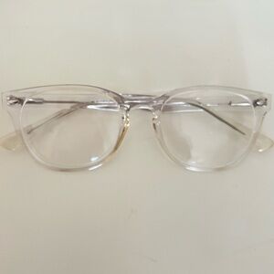 Clear Eye Glasses & Glass Case